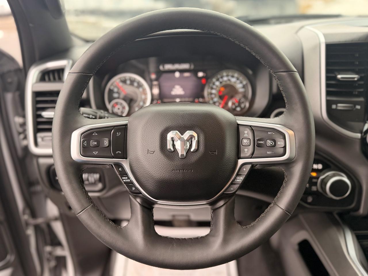 RAM 1500 Big Horn Crew Cab SWB 4WD 2025