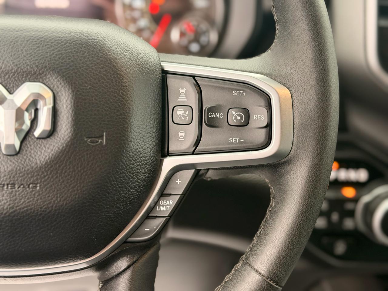 RAM 1500 Big Horn Crew Cab SWB 4WD 2025