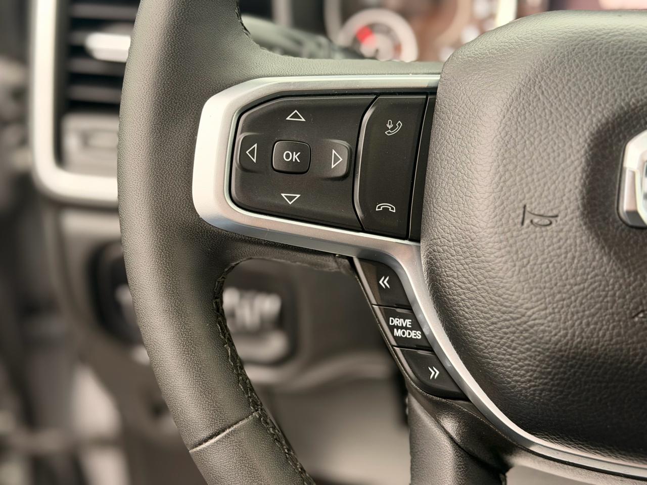 RAM 1500 Big Horn Crew Cab SWB 4WD 2025