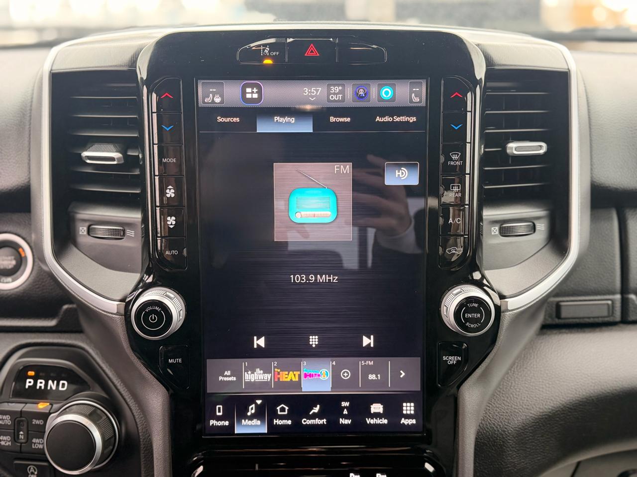 RAM 1500 Big Horn Crew Cab SWB 4WD 2025