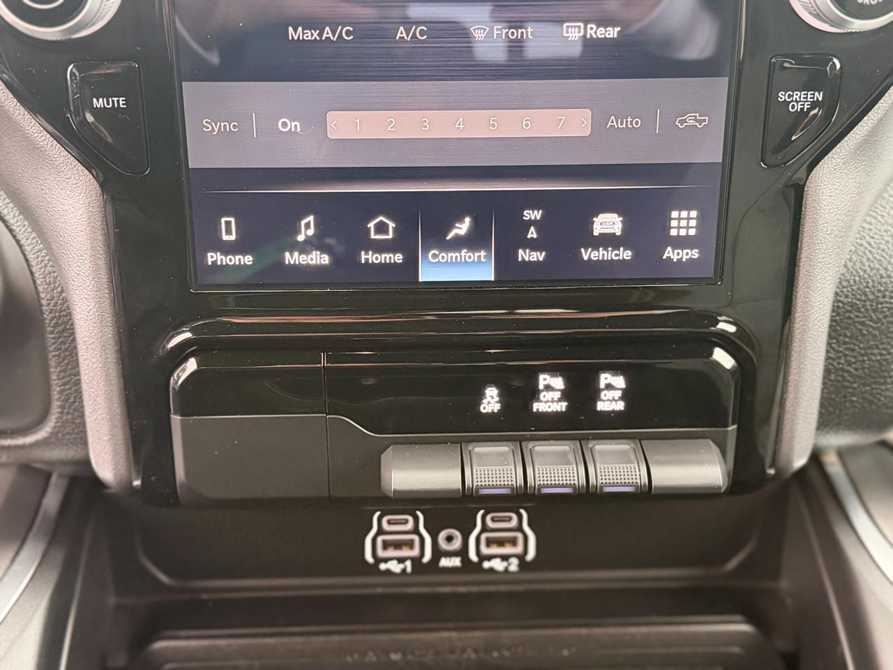 RAM 1500 Big Horn Crew Cab SWB 4WD 2025