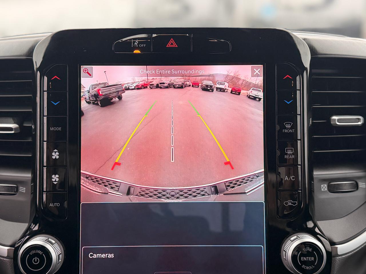 RAM 1500 Big Horn Crew Cab SWB 4WD 2025