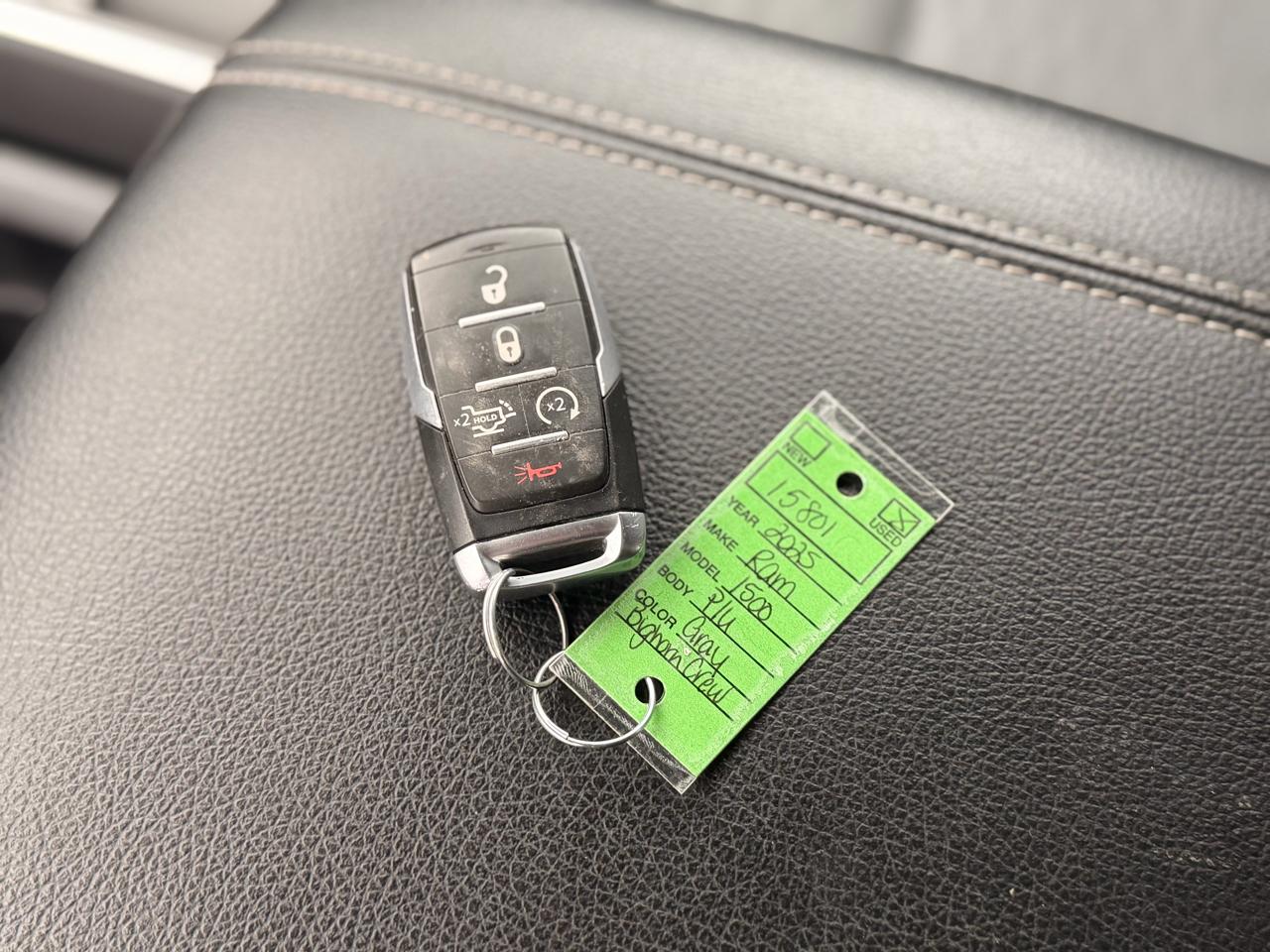 RAM 1500 Big Horn Crew Cab SWB 4WD 2025