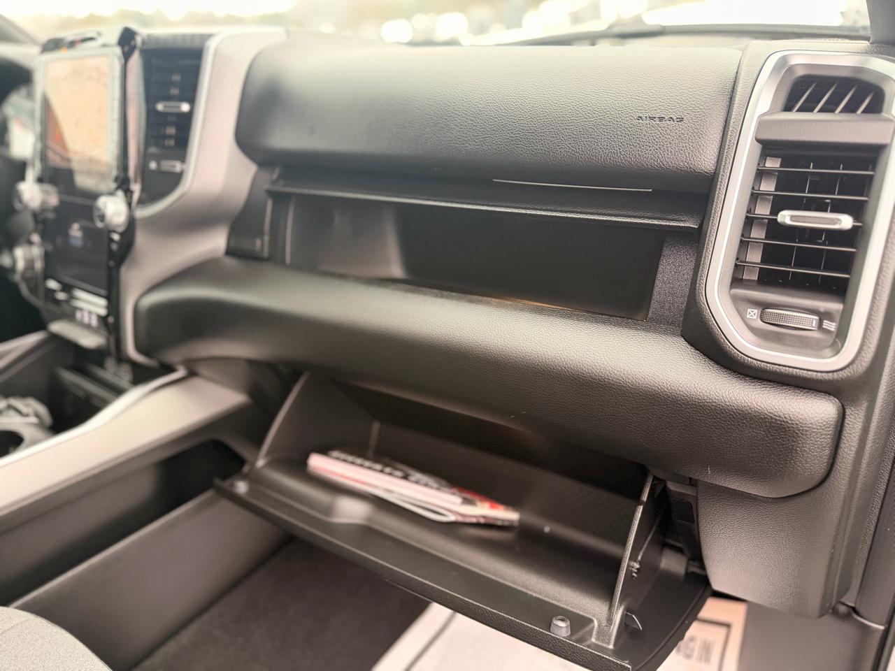 RAM 1500 Big Horn Crew Cab SWB 4WD 2025