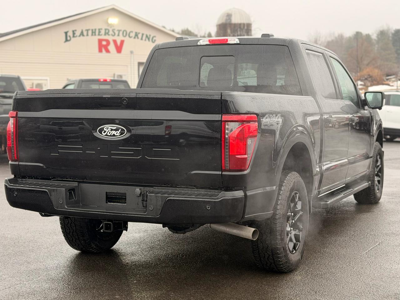 Ford F-150 XLT SuperCrew 4WD 2024