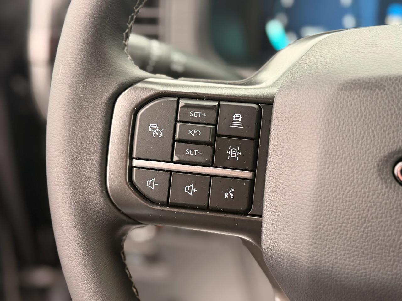 Ford F-150 XLT SuperCrew 4WD 2024