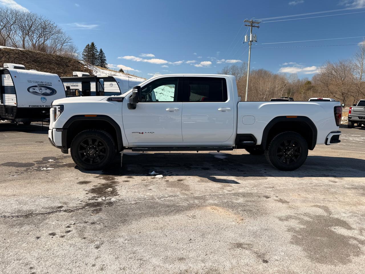 GMC Sierra 2500HD AT4 Crew Cab 4WD 2025