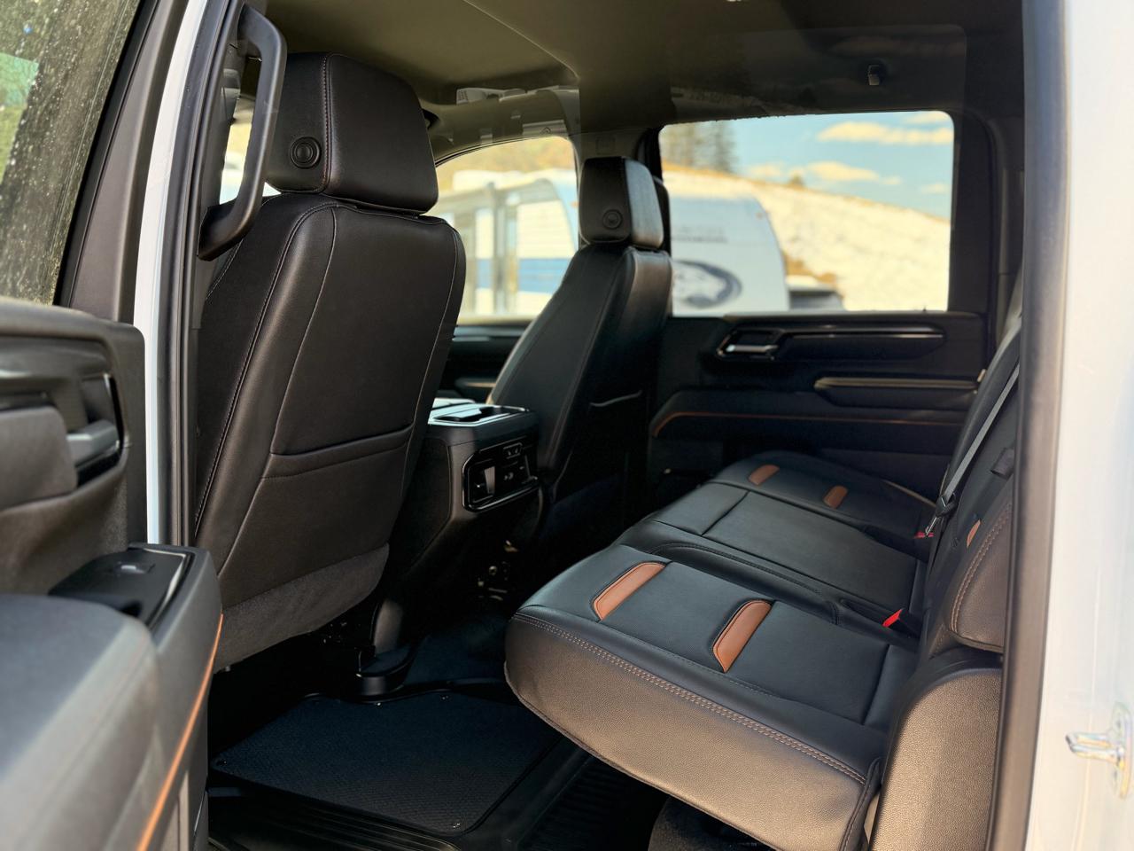 GMC Sierra 2500HD AT4 Crew Cab 4WD 2025