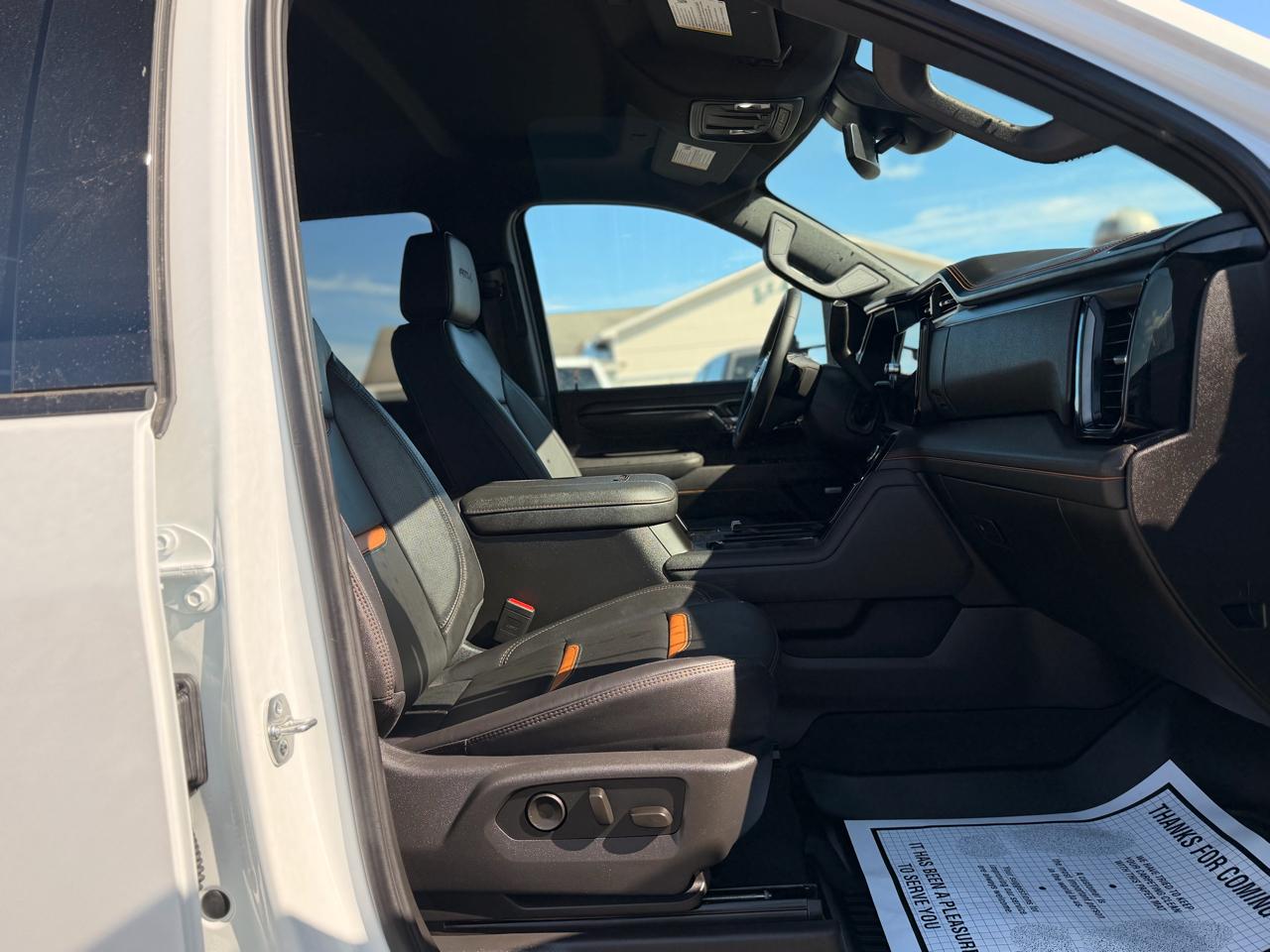 GMC Sierra 2500HD AT4 Crew Cab 4WD 2025