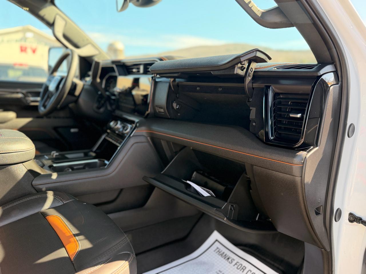 GMC Sierra 2500HD AT4 Crew Cab 4WD 2025