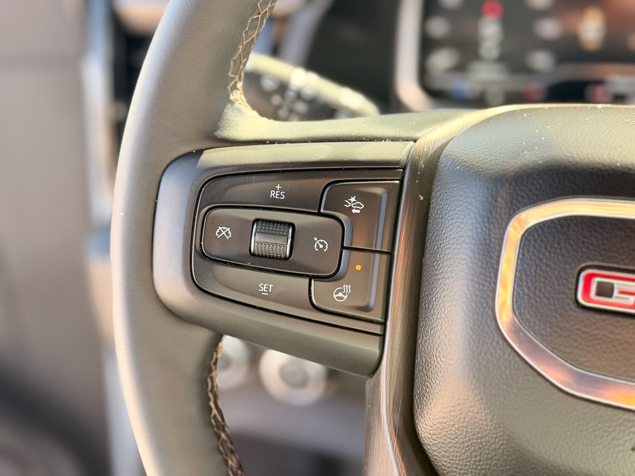 GMC Sierra 2500HD AT4 Crew Cab 4WD 2025