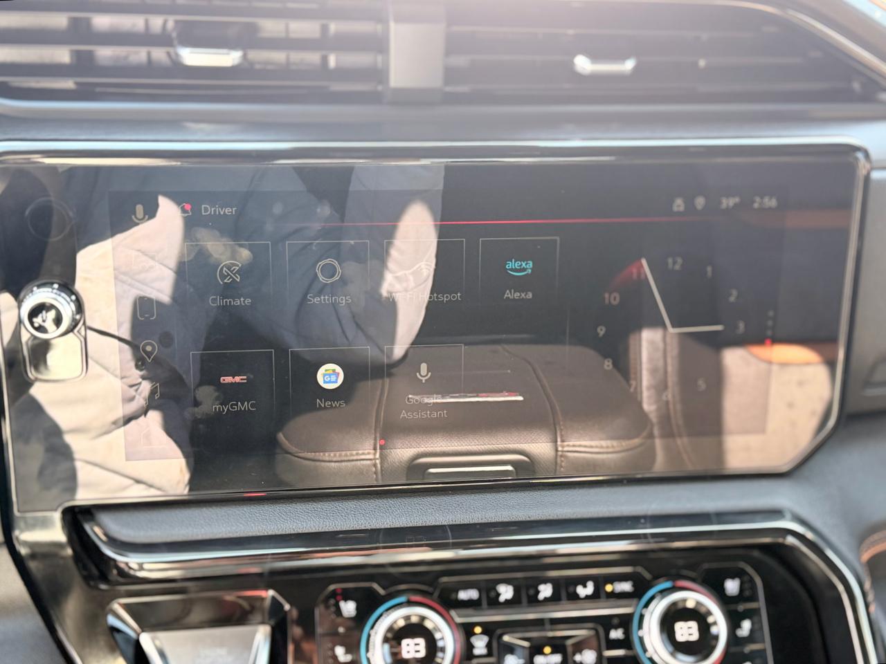 GMC Sierra 2500HD AT4 Crew Cab 4WD 2025