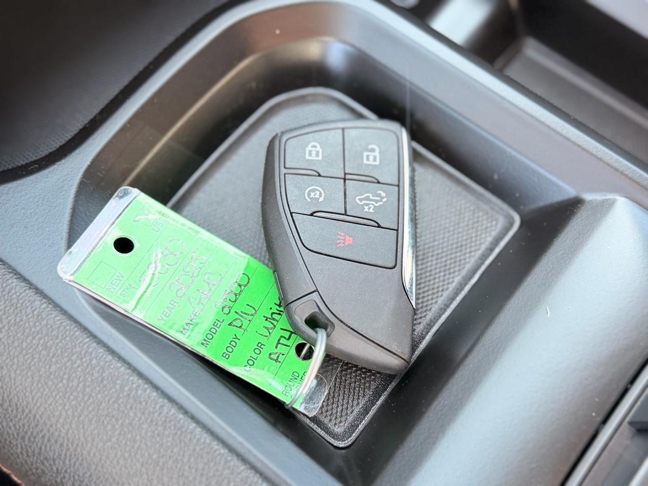 GMC Sierra 2500HD AT4 Crew Cab 4WD 2025