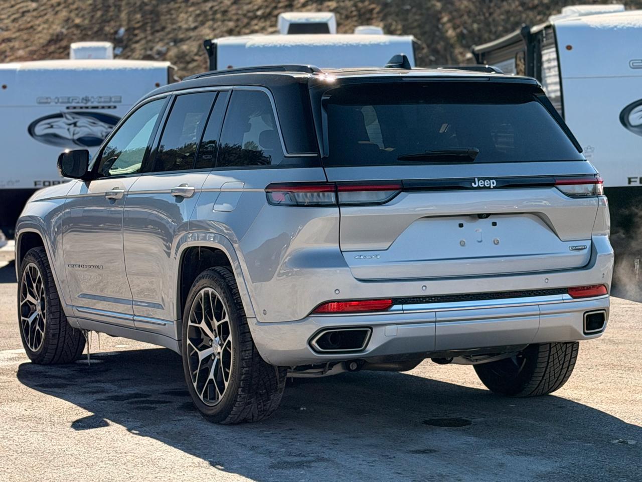 Jeep Grand Cherokee Summit 4WD 2025