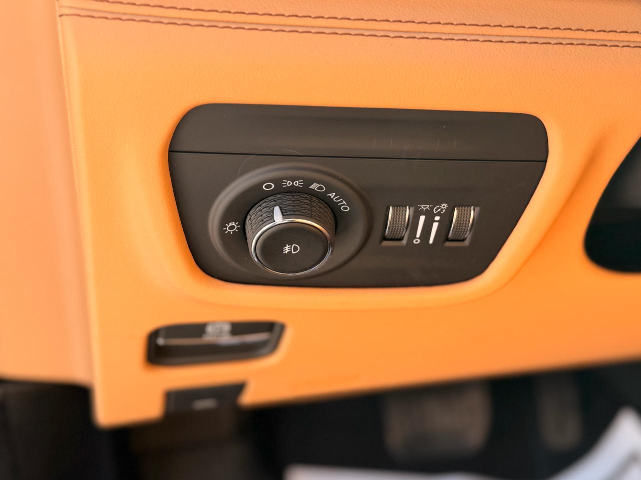 Jeep Grand Cherokee Summit 4WD 2025