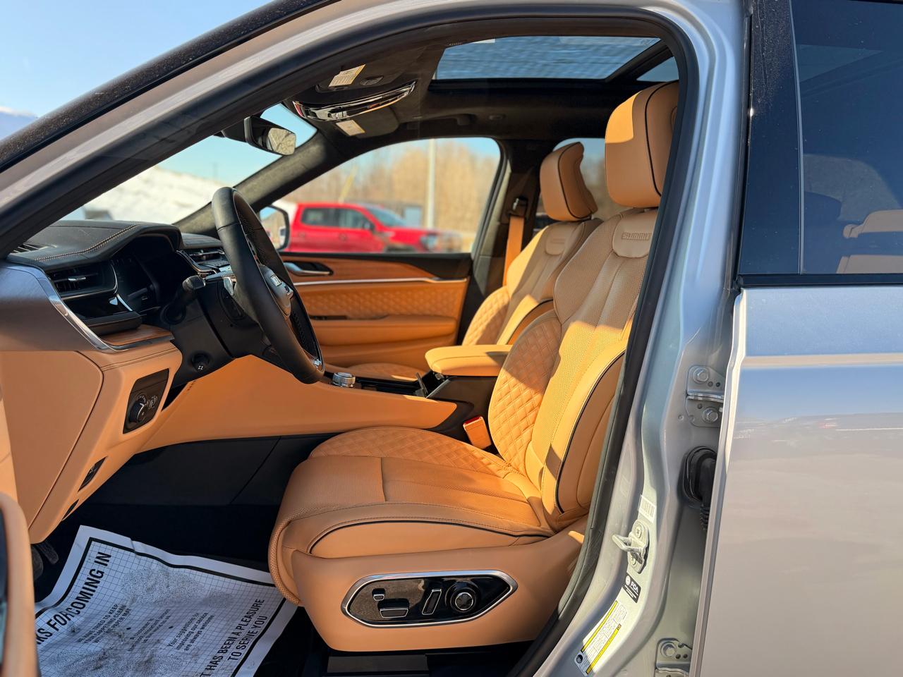 Jeep Grand Cherokee Summit 4WD 2025