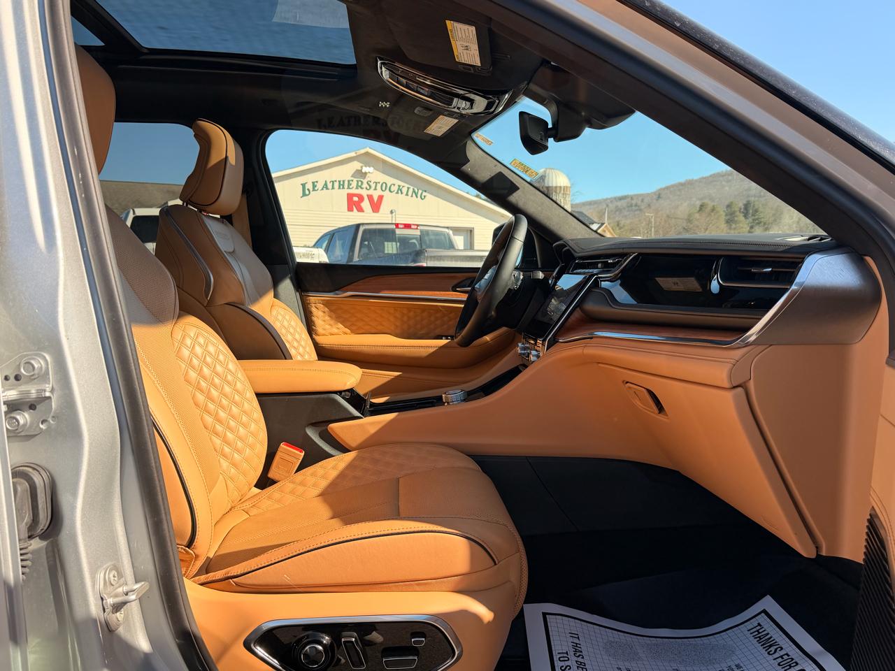 Jeep Grand Cherokee Summit 4WD 2025