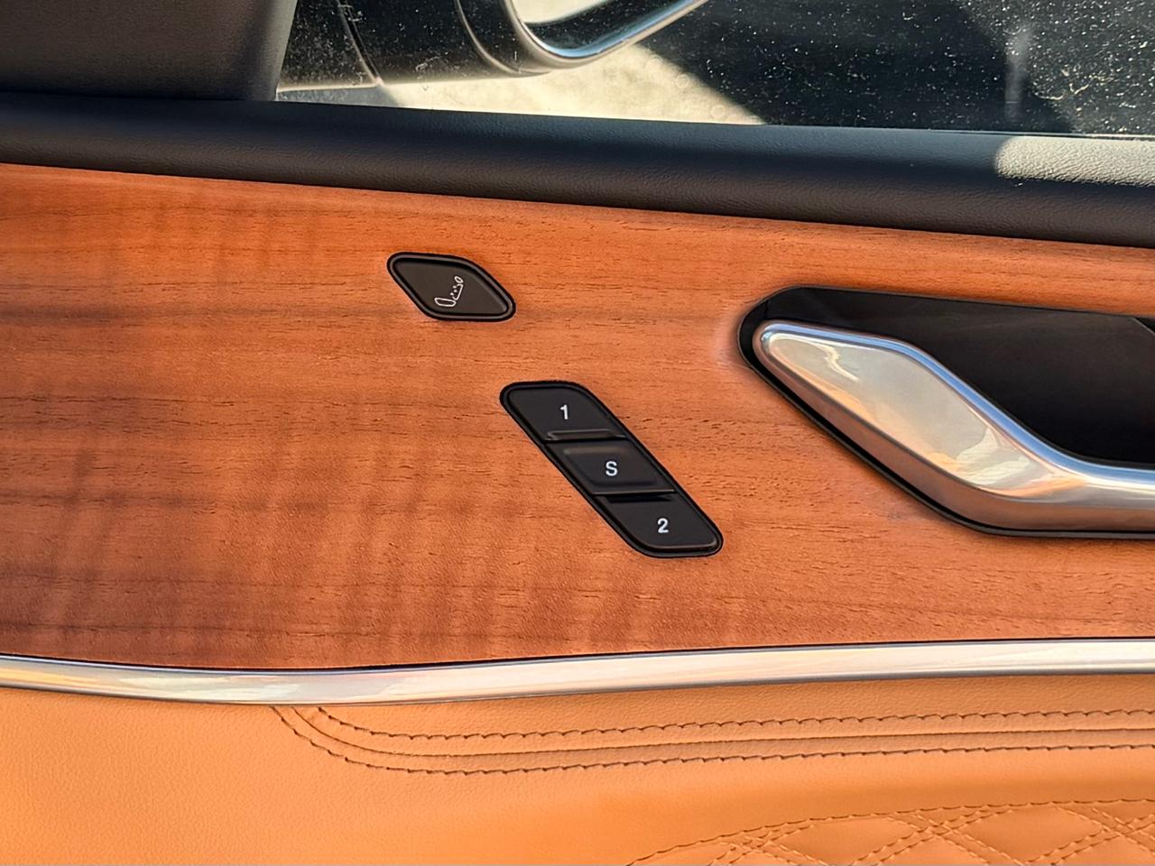 Jeep Grand Cherokee Summit 4WD 2025