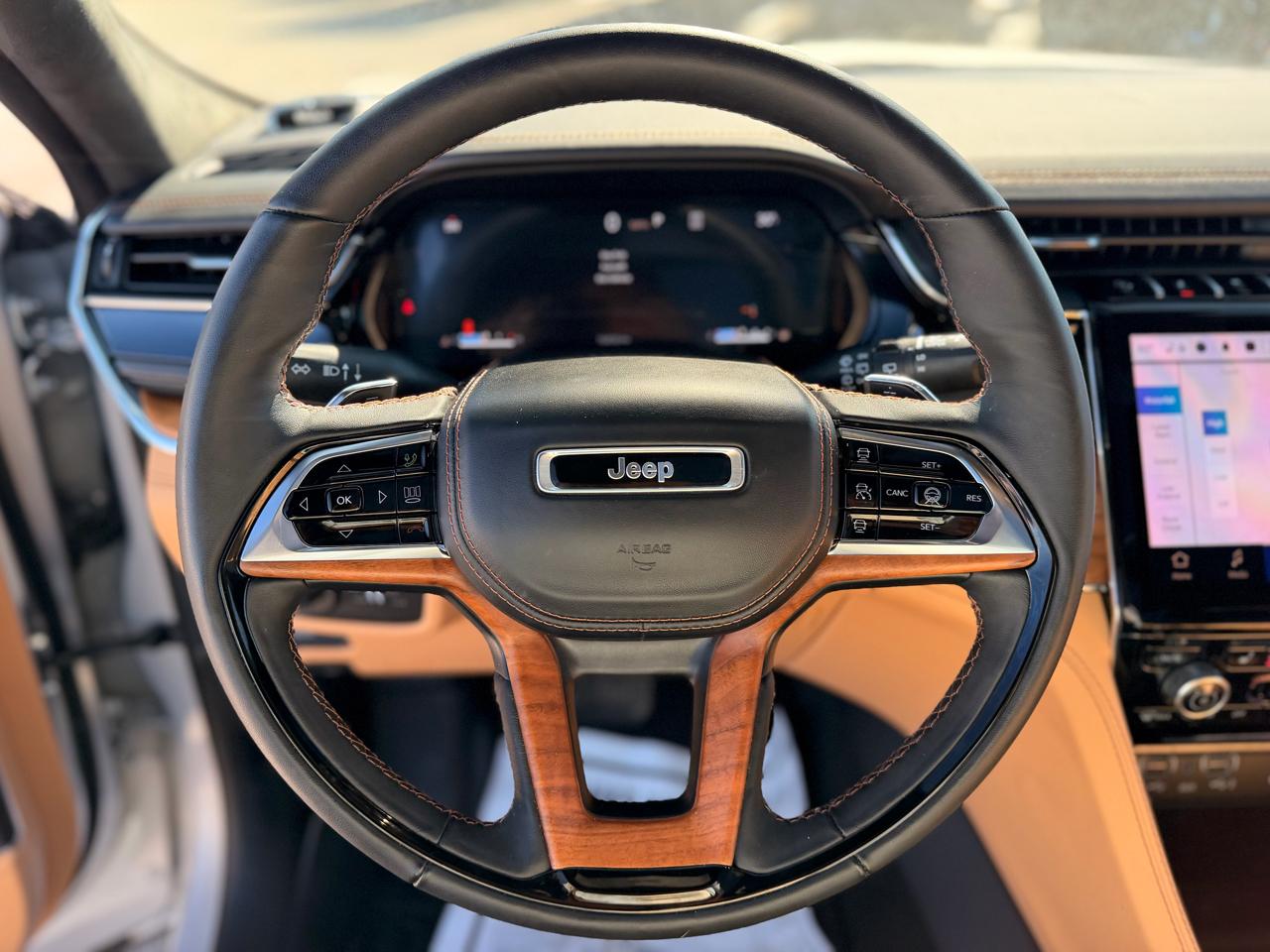 Jeep Grand Cherokee Summit 4WD 2025