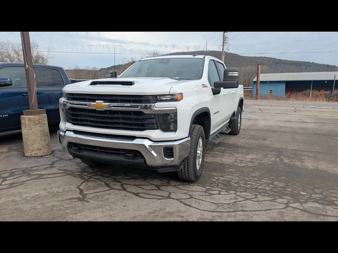 2024 Chevrolet Silverado 2500HD LT Crew Cab Short Box 4WD