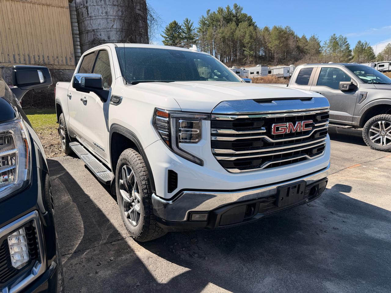 2024 GMC Sierra 1500 SLT Crew Cab 4WD
