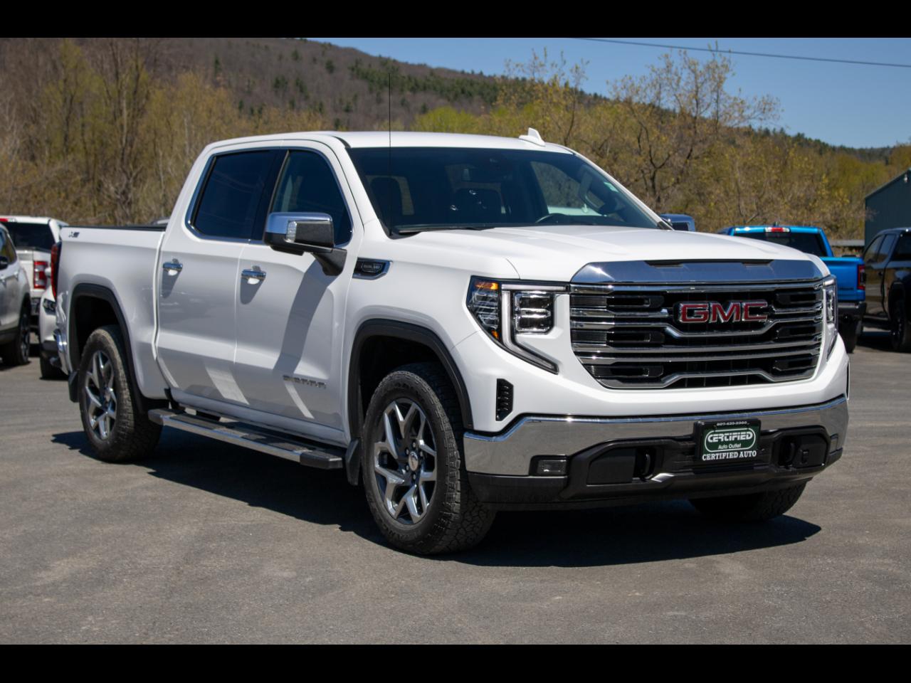 GMC Sierra 1500 SLT Crew Cab 4WD 2024