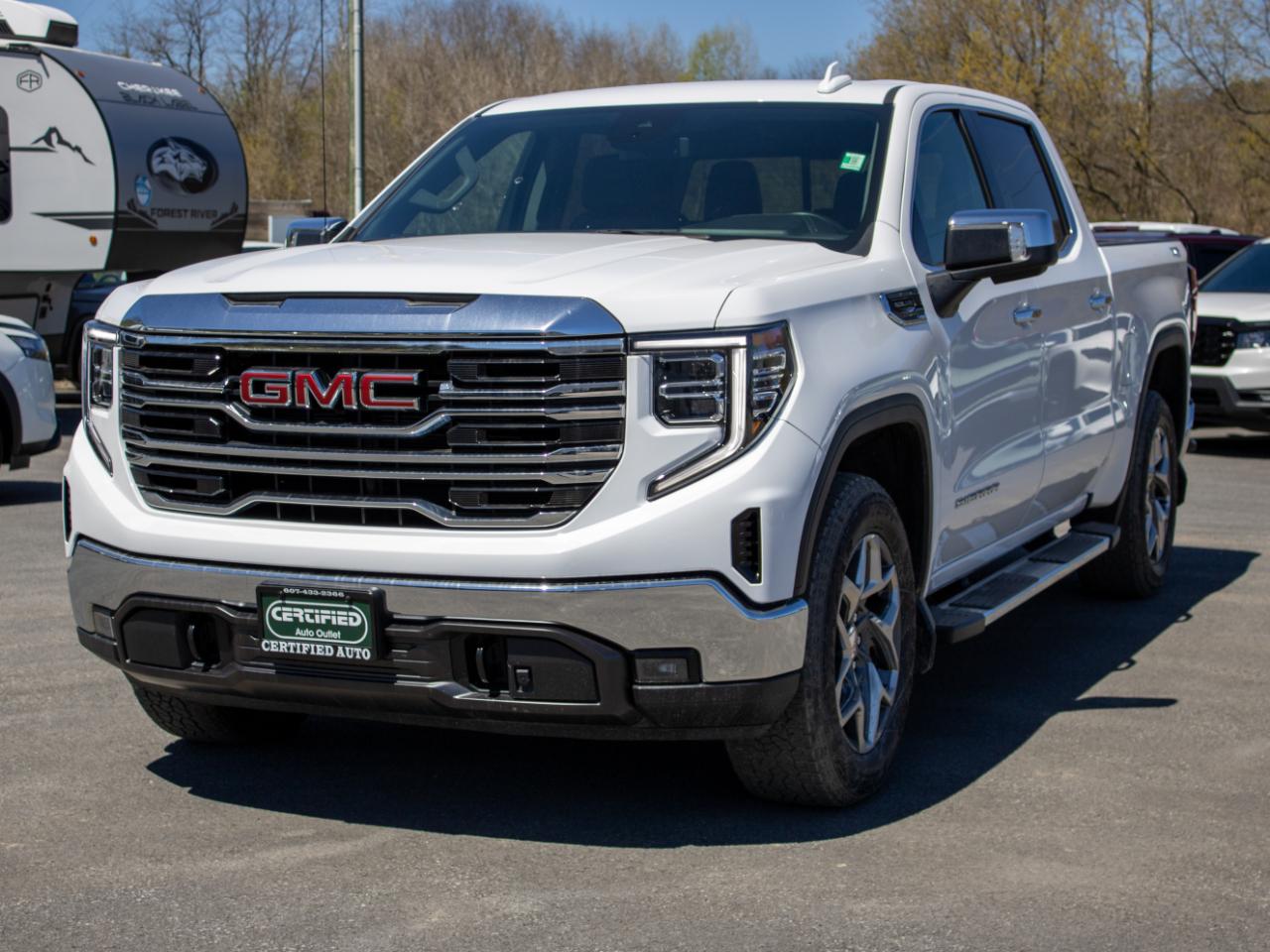 GMC Sierra 1500 SLT Crew Cab 4WD 2024