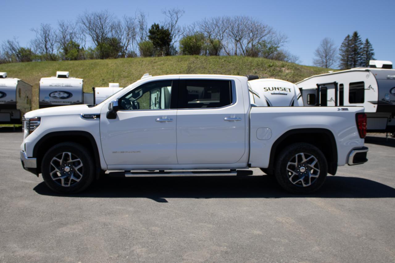 GMC Sierra 1500 SLT Crew Cab 4WD 2024