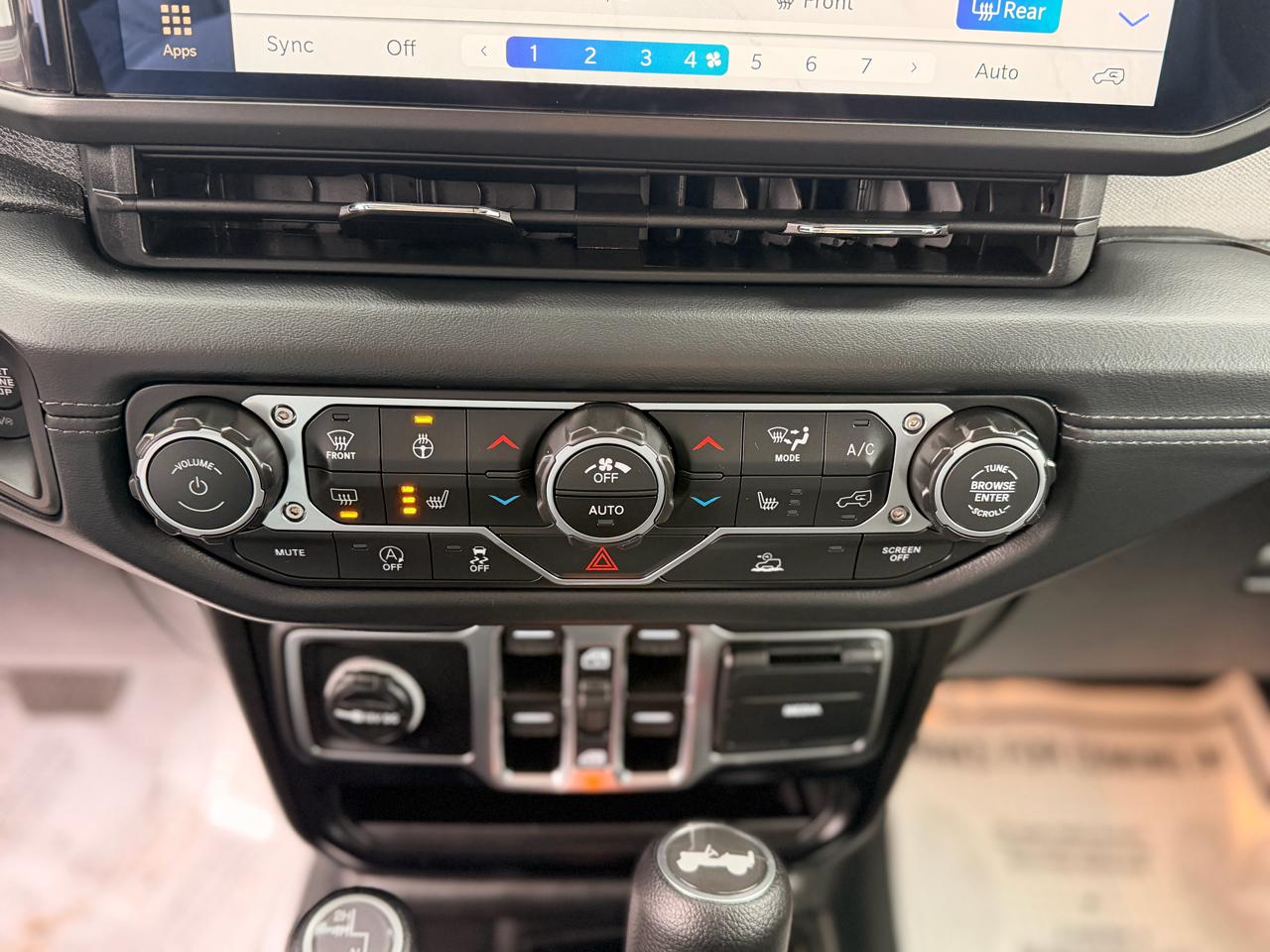 Jeep Wrangler Sahara 2026