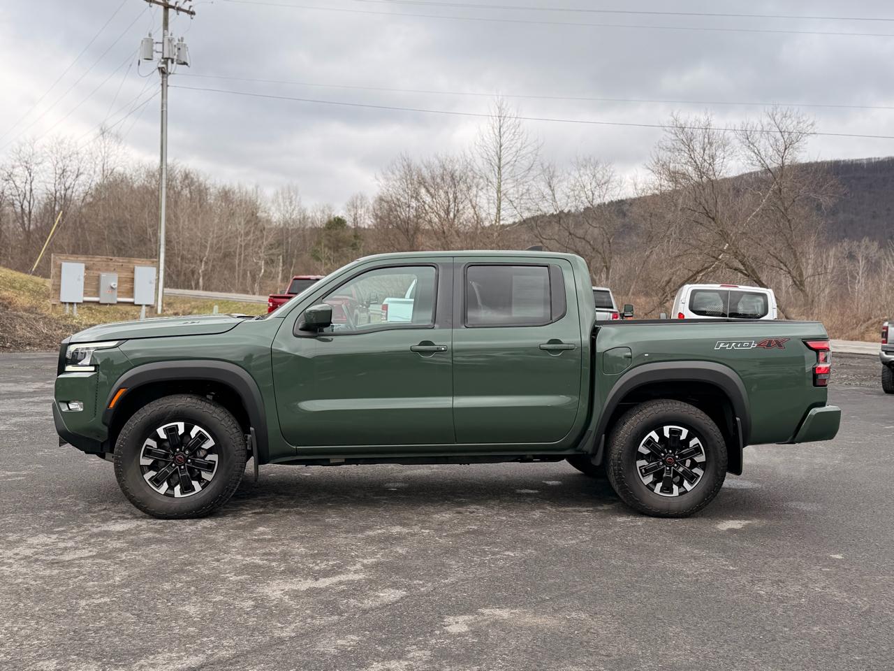 Nissan Frontier PRO-4X Crew Cab 4WD 2024