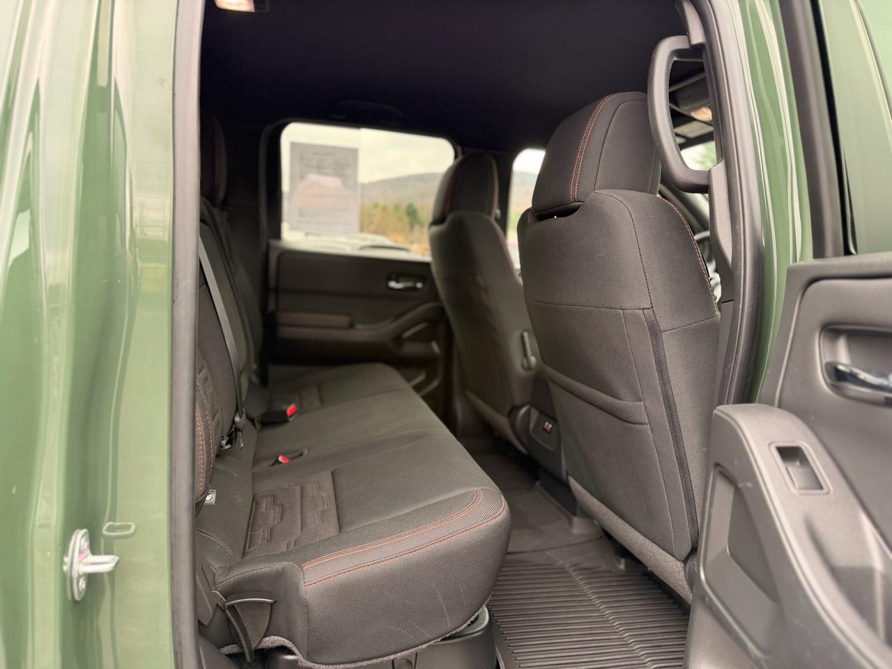 Nissan Frontier PRO-4X Crew Cab 4WD 2024