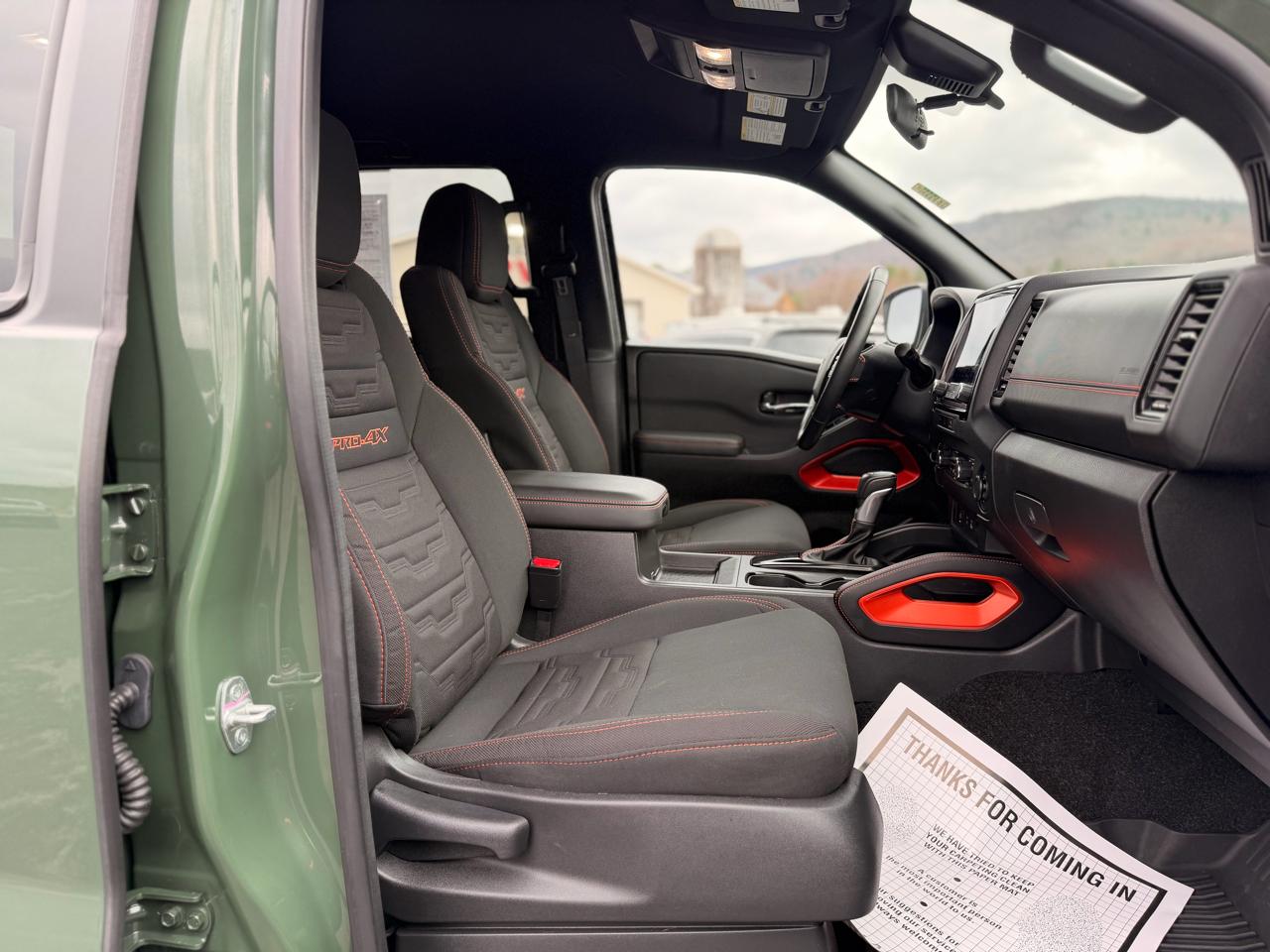 Nissan Frontier PRO-4X Crew Cab 4WD 2024