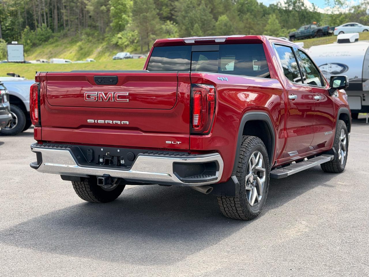 GMC Sierra 1500 SLT Crew Cab 4WD 2023
