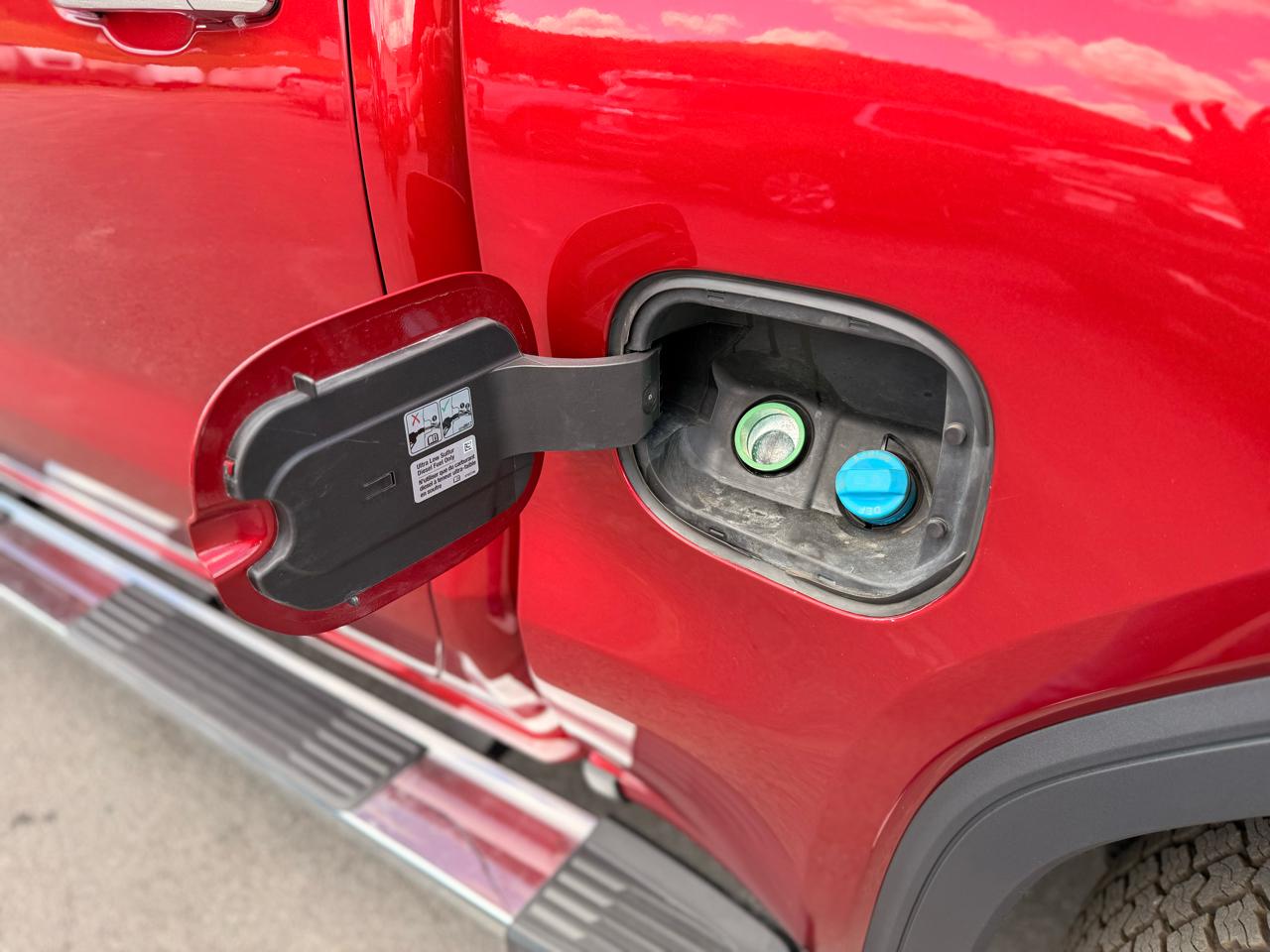 GMC Sierra 1500 SLT Crew Cab 4WD 2023