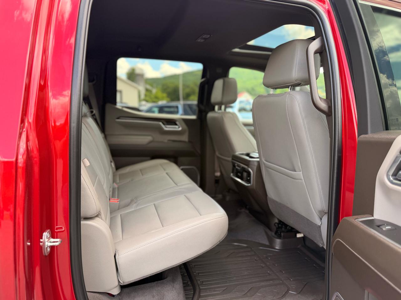 GMC Sierra 1500 SLT Crew Cab 4WD 2023