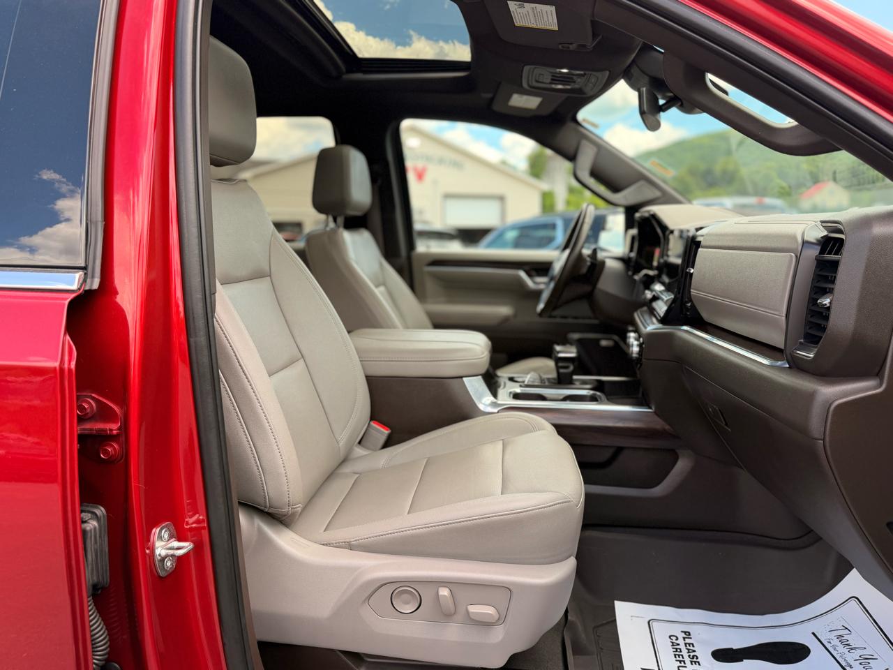 GMC Sierra 1500 SLT Crew Cab 4WD 2023