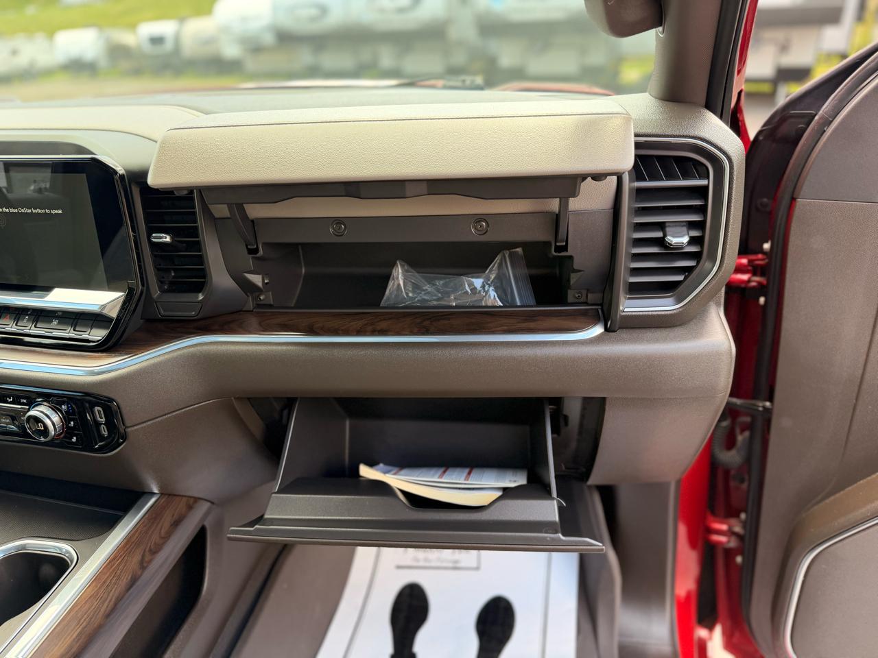 GMC Sierra 1500 SLT Crew Cab 4WD 2023