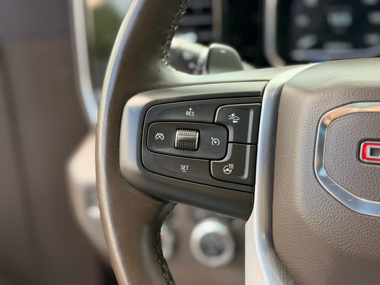 GMC Sierra 1500 SLT Crew Cab 4WD 2023
