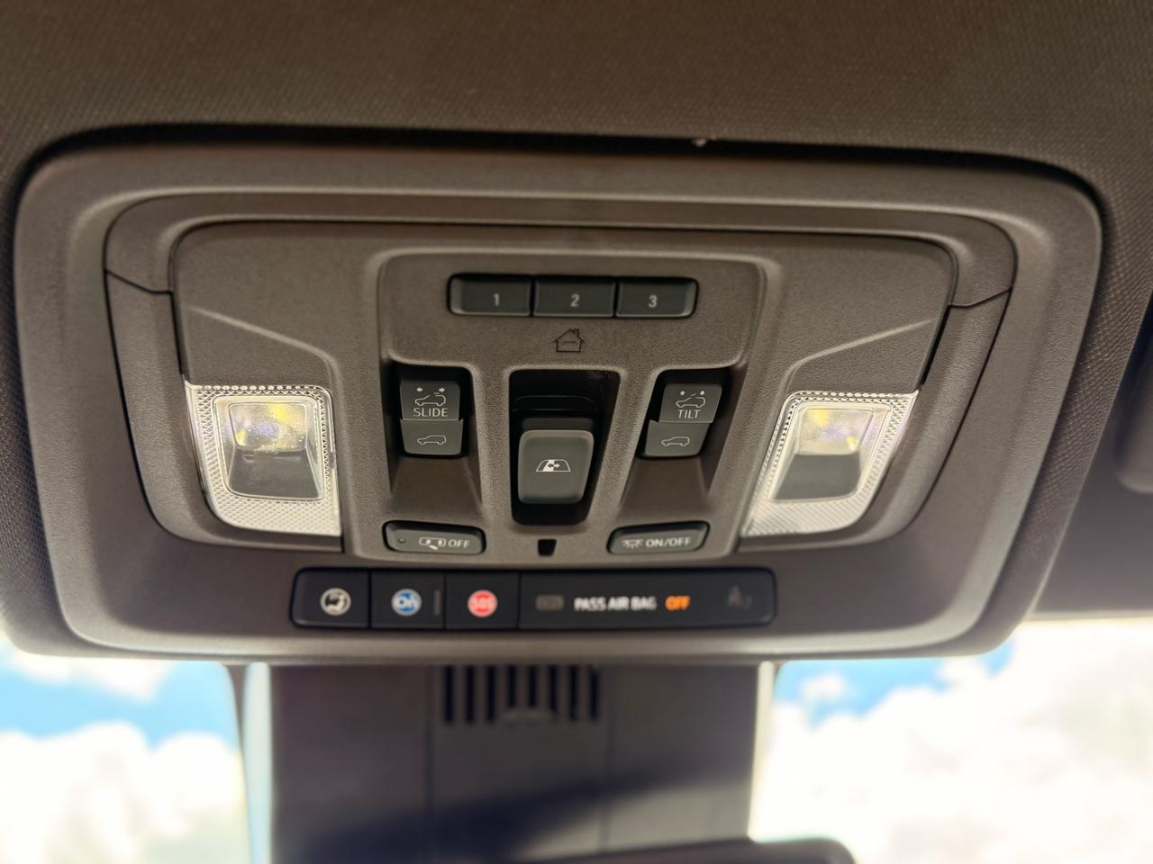 GMC Sierra 1500 SLT Crew Cab 4WD 2023
