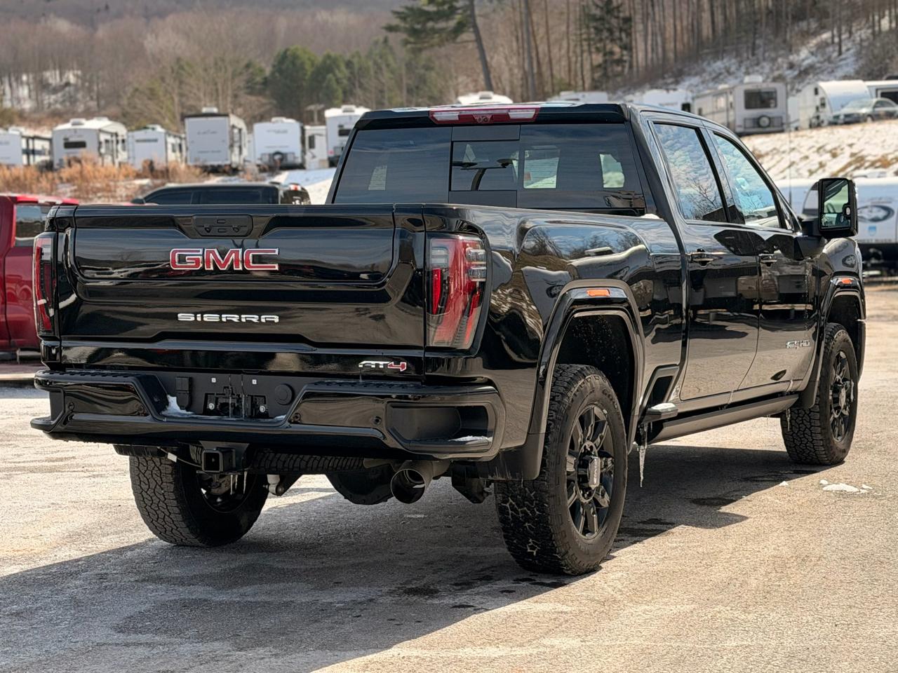 GMC Sierra 2500HD AT4 Crew Cab 4WD 2025