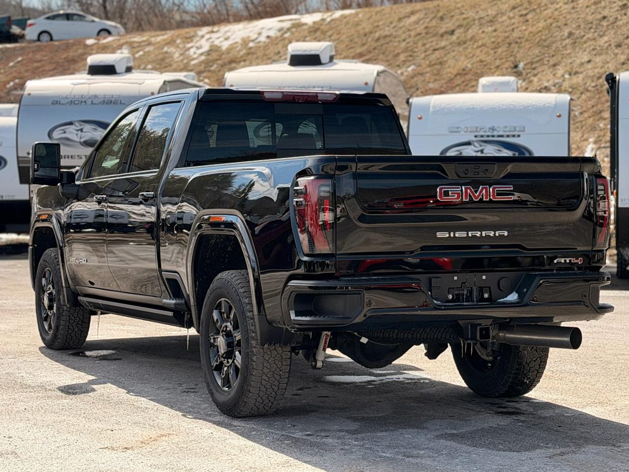 GMC Sierra 2500HD AT4 Crew Cab 4WD 2025
