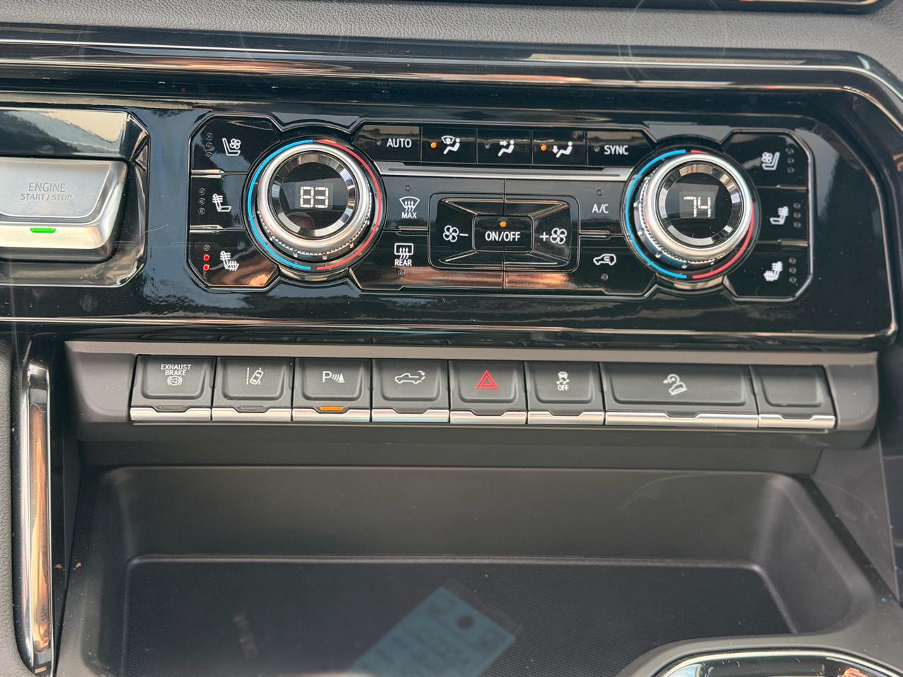 GMC Sierra 2500HD AT4 Crew Cab 4WD 2025