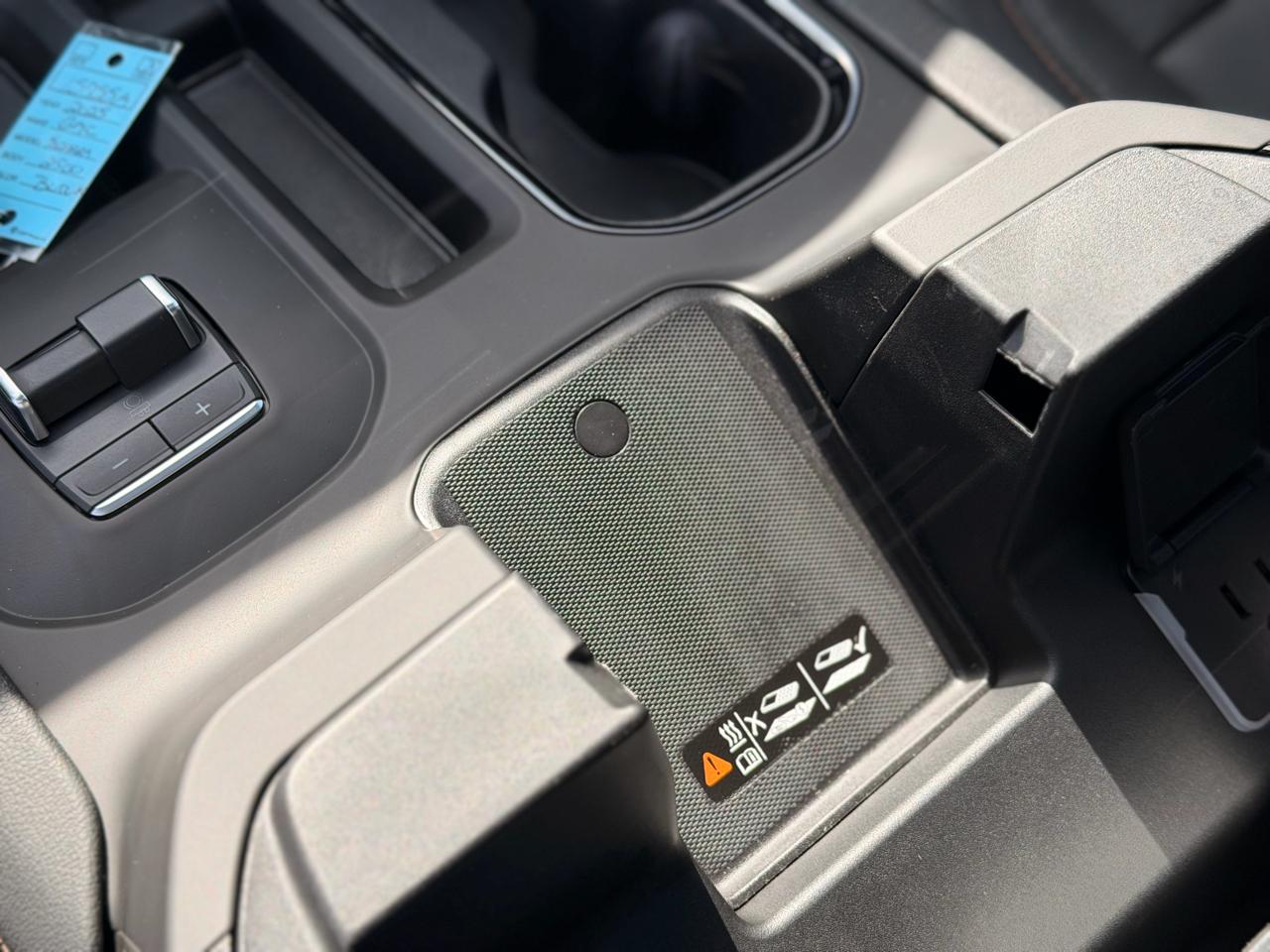 GMC Sierra 2500HD AT4 Crew Cab 4WD 2025