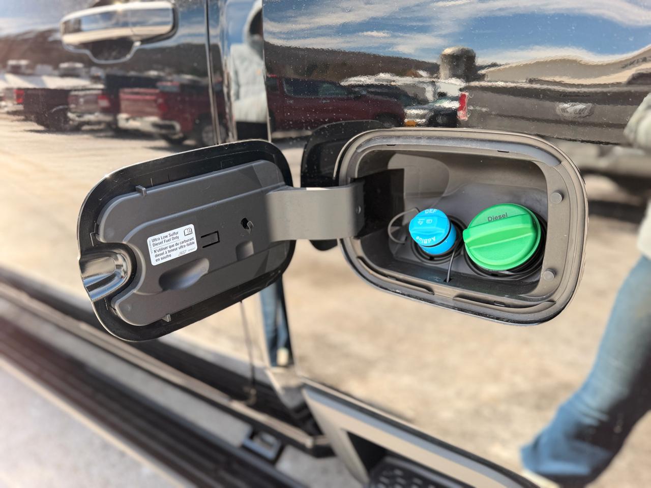 GMC Sierra 2500HD AT4 Crew Cab 4WD 2025