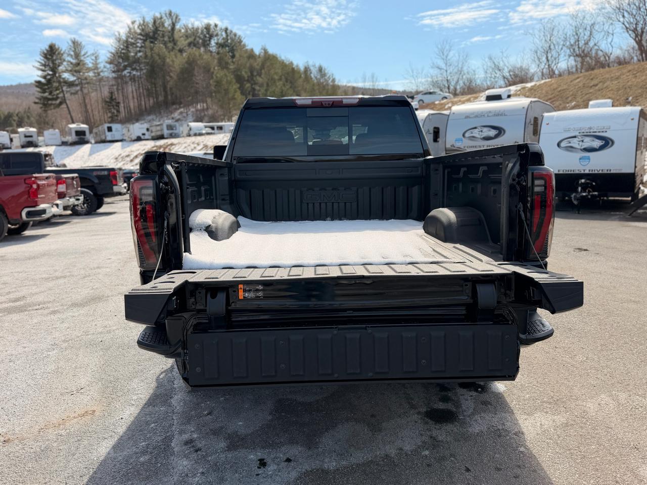 GMC Sierra 2500HD AT4 Crew Cab 4WD 2025