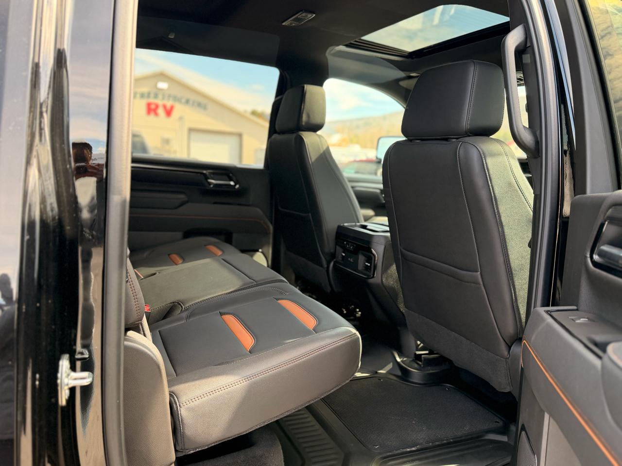 GMC Sierra 2500HD AT4 Crew Cab 4WD 2025