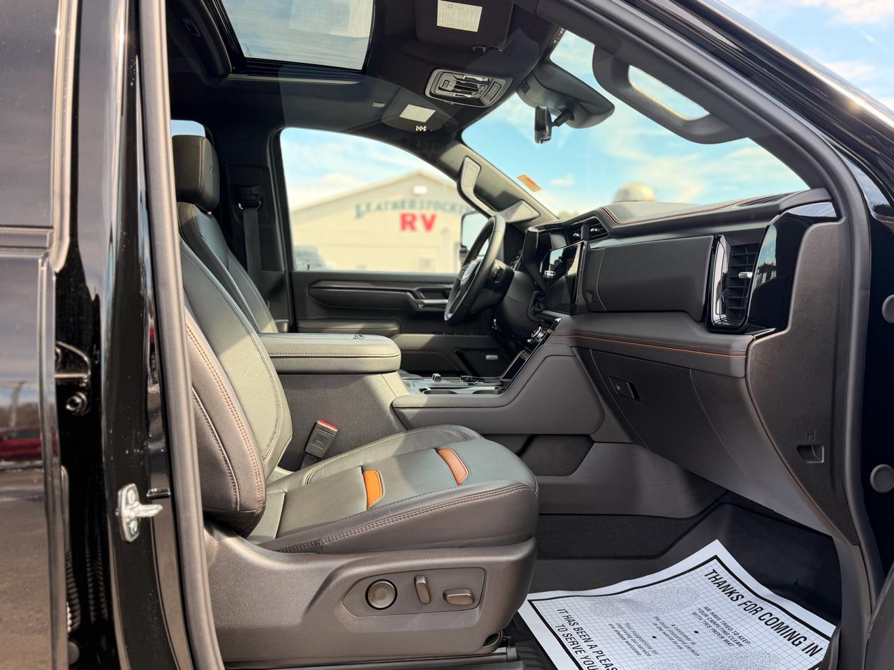 GMC Sierra 2500HD AT4 Crew Cab 4WD 2025