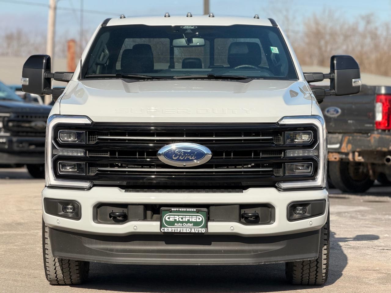 Ford F-250 SD Platinum Crew Cab 4WD 2025