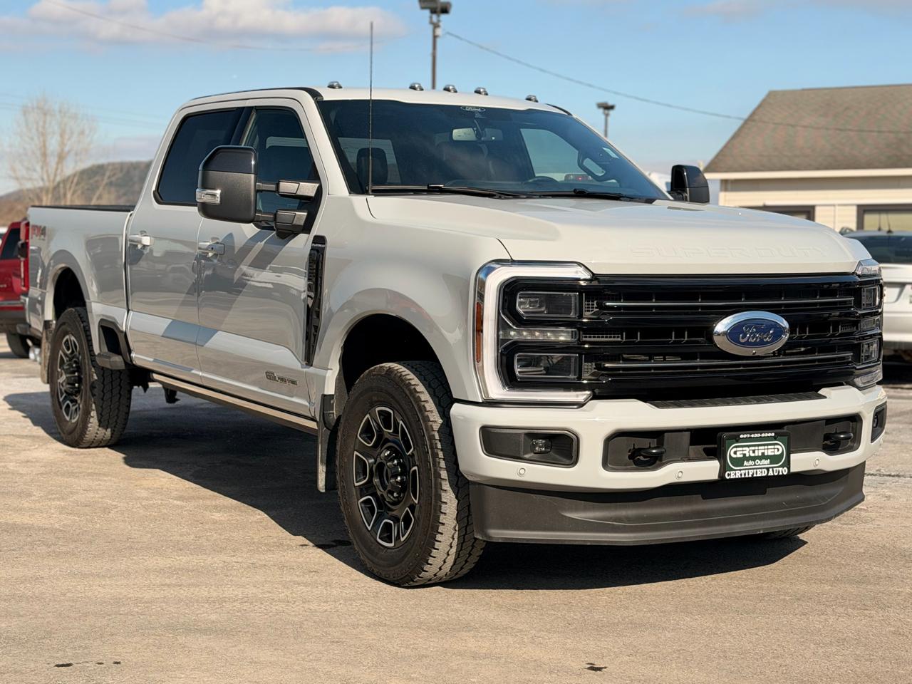 Ford F-250 SD Platinum Crew Cab 4WD 2025