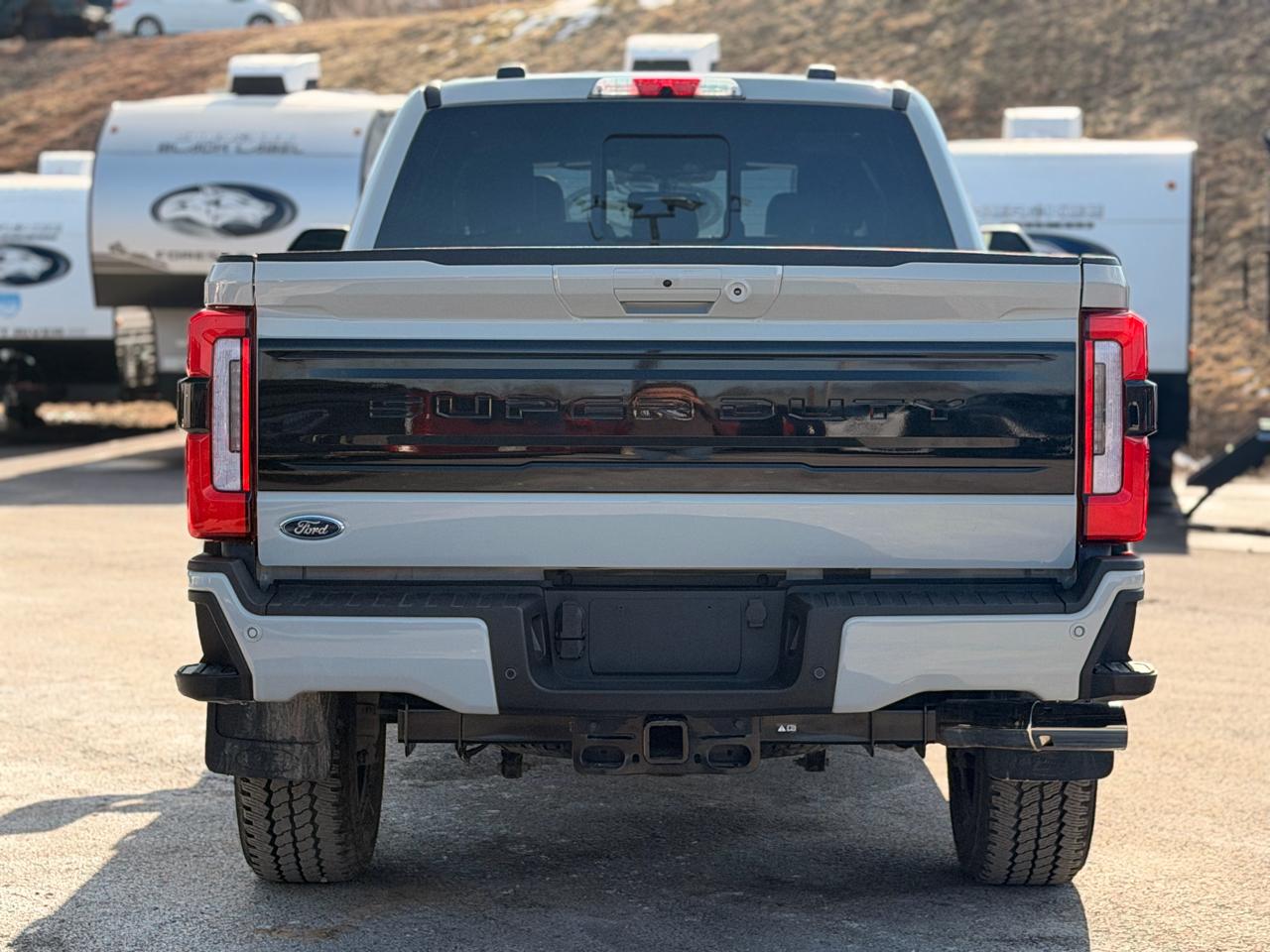 Ford F-250 SD Platinum Crew Cab 4WD 2025